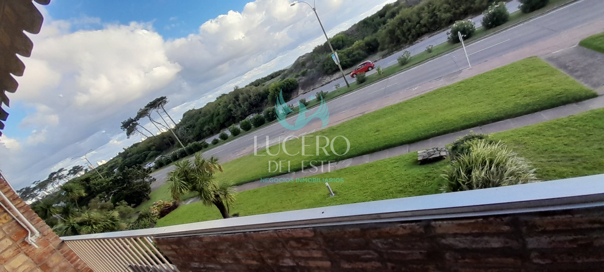 Apartamento ID.1238 - Impecable Apartamento 1.5 Dormitorios en Primera Línea Playa Mansa