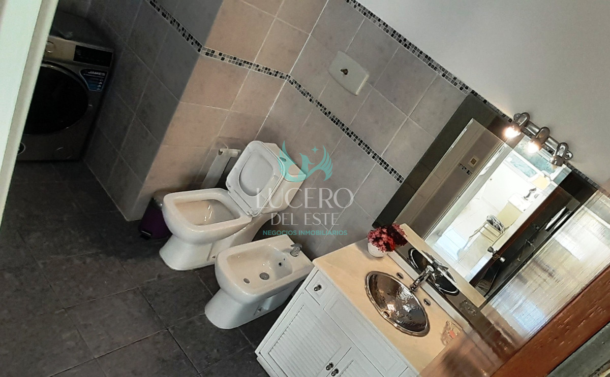 Apartamento ID.1238 - Impecable Apartamento 1.5 Dormitorios en Primera Línea Playa Mansa