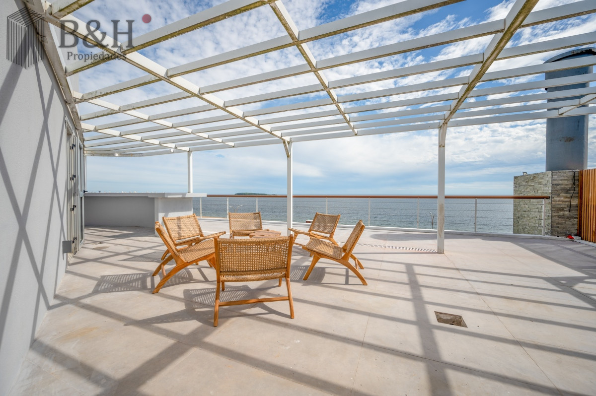 Apartamento ID.2651 - Espectacular PentHouse 4 Dormitorios, Terraza EXCLUSIVA & Todos los Servicios, Edificio ISABEL, Punta Del Este