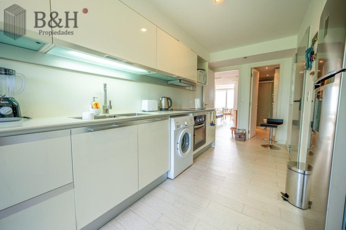 Apartamento ID.2652 - Espectacular Piso Completo De 5 Dormitorios & Todos los Servicios, Edificio LUMIERE, Punta Del Este