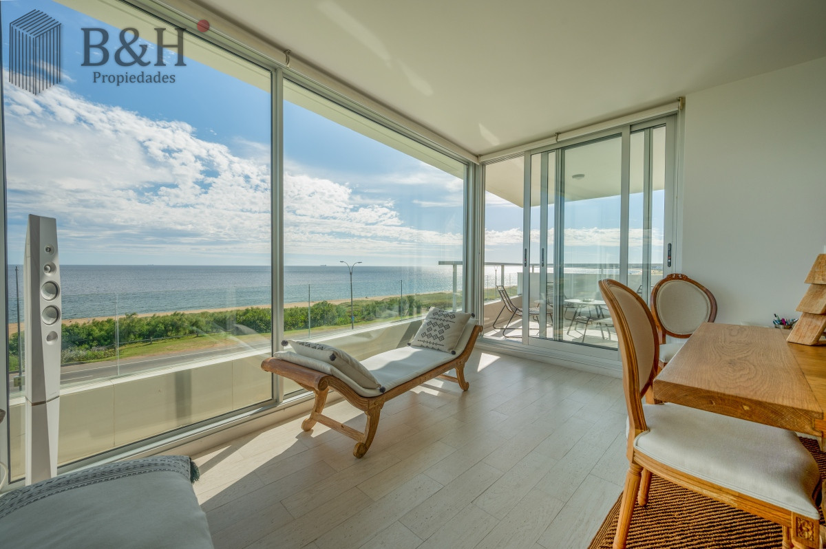 Apartamento ID.2652 - Espectacular Piso Completo De 5 Dormitorios & Todos los Servicios, Edificio LUMIERE, Punta Del Este