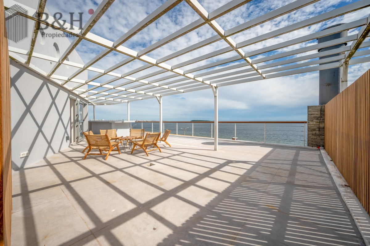 Apartamento ID.2651 - Espectacular PentHouse 4 Dormitorios, Terraza EXCLUSIVA & Todos los Servicios, Edificio ISABEL, Punta Del Este
