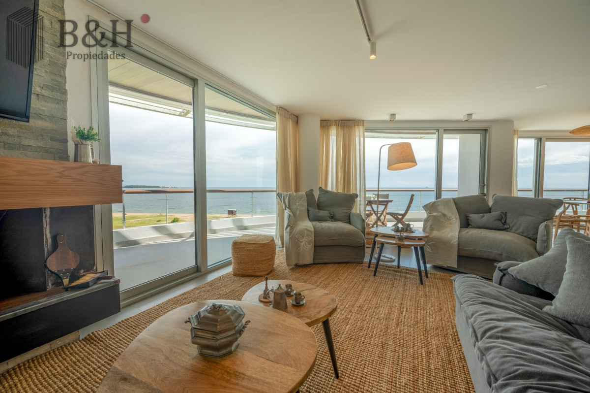 Apartamento ID.2651 - Espectacular PentHouse 4 Dormitorios, Terraza EXCLUSIVA & Todos los Servicios, Edificio ISABEL, Punta Del Este
