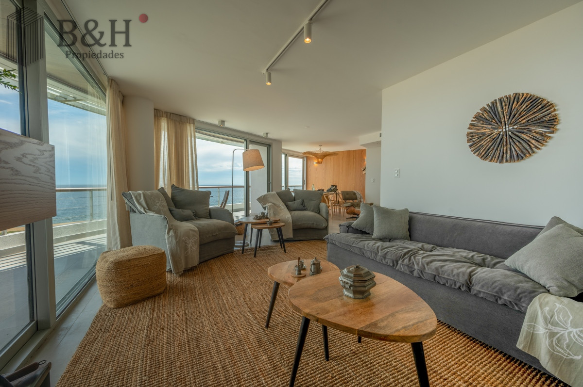 Apartamento ID.2651 - Espectacular PentHouse 4 Dormitorios, Terraza EXCLUSIVA & Todos los Servicios, Edificio ISABEL, Punta Del Este
