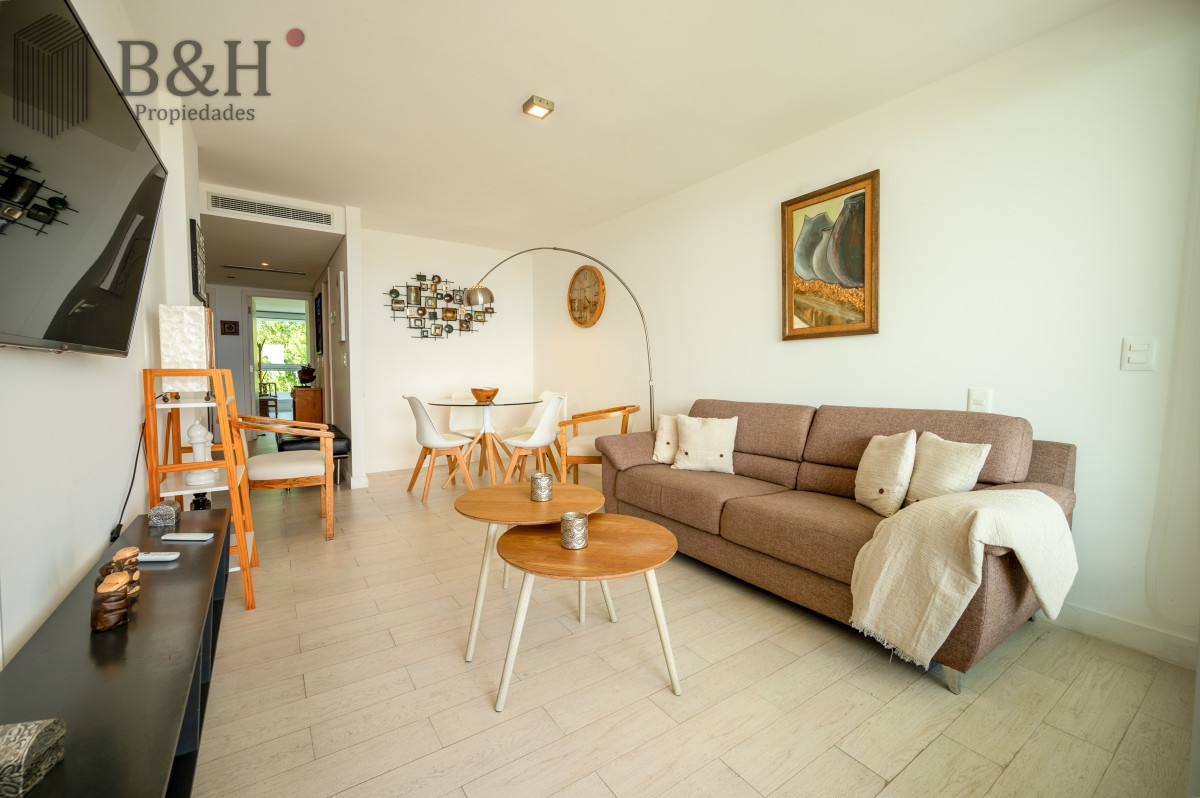 Apartamento ID.2652 - Espectacular Piso Completo De 5 Dormitorios & Todos los Servicios, Edificio LUMIERE, Punta Del Este