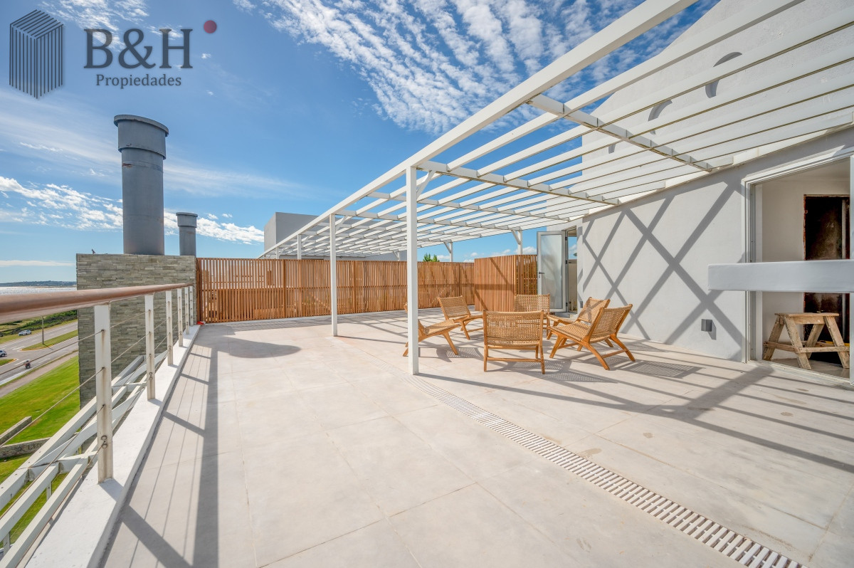 Apartamento ID.2651 - Espectacular PentHouse 4 Dormitorios, Terraza EXCLUSIVA & Todos los Servicios, Edificio ISABEL, Punta Del Este
