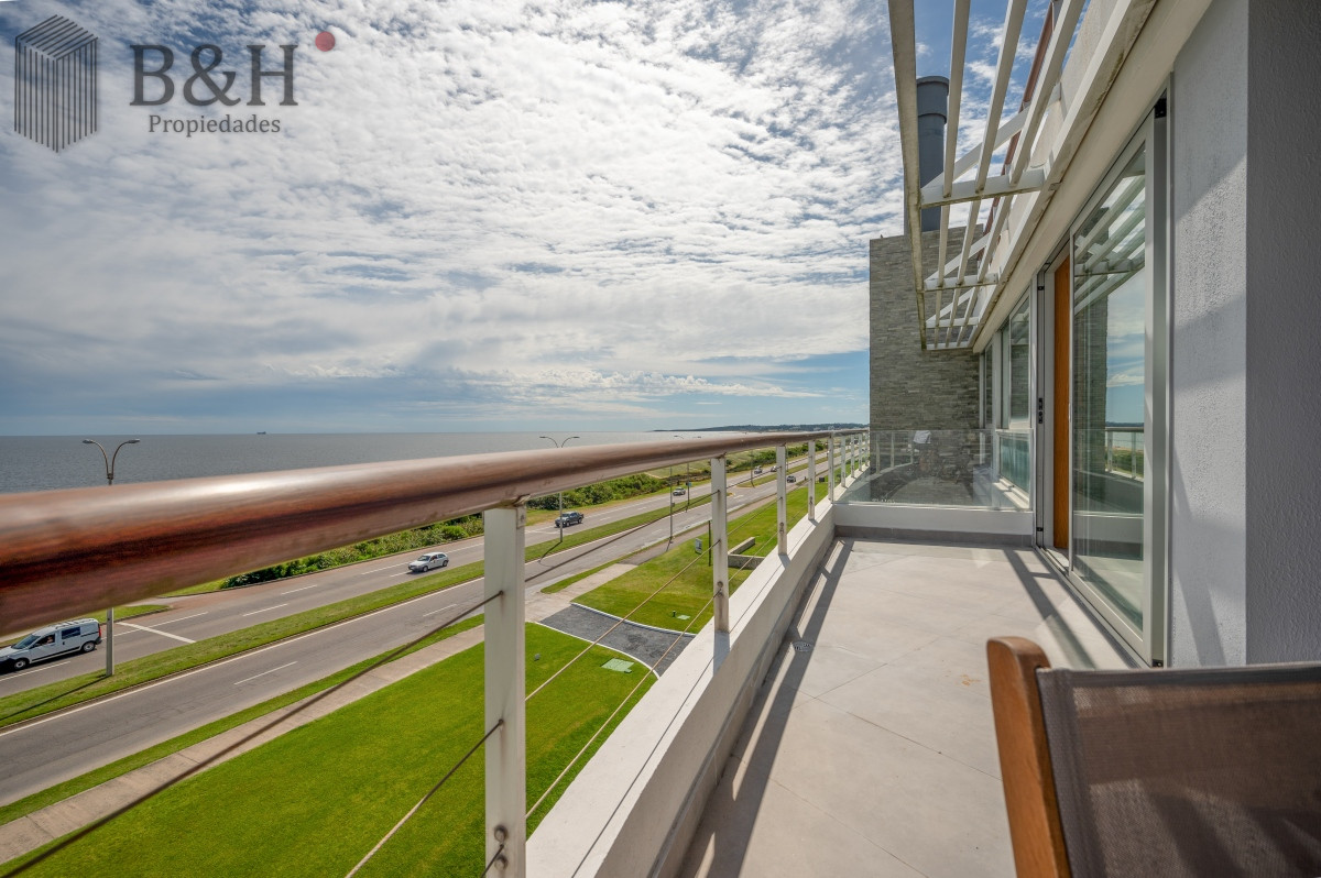 Apartamento ID.2651 - Espectacular PentHouse 4 Dormitorios, Terraza EXCLUSIVA & Todos los Servicios, Edificio ISABEL, Punta Del Este