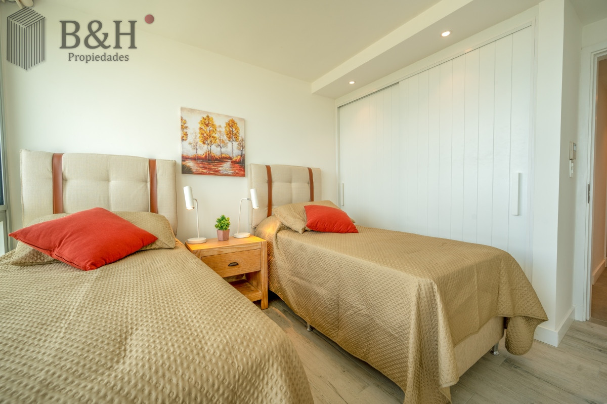 Apartamento ID.2651 - Espectacular PentHouse 4 Dormitorios, Terraza EXCLUSIVA & Todos los Servicios, Edificio ISABEL, Punta Del Este