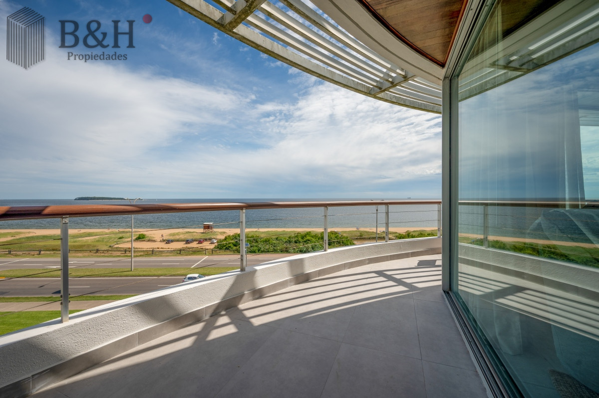 Apartamento ID.2651 - Espectacular PentHouse 4 Dormitorios, Terraza EXCLUSIVA & Todos los Servicios, Edificio ISABEL, Punta Del Este