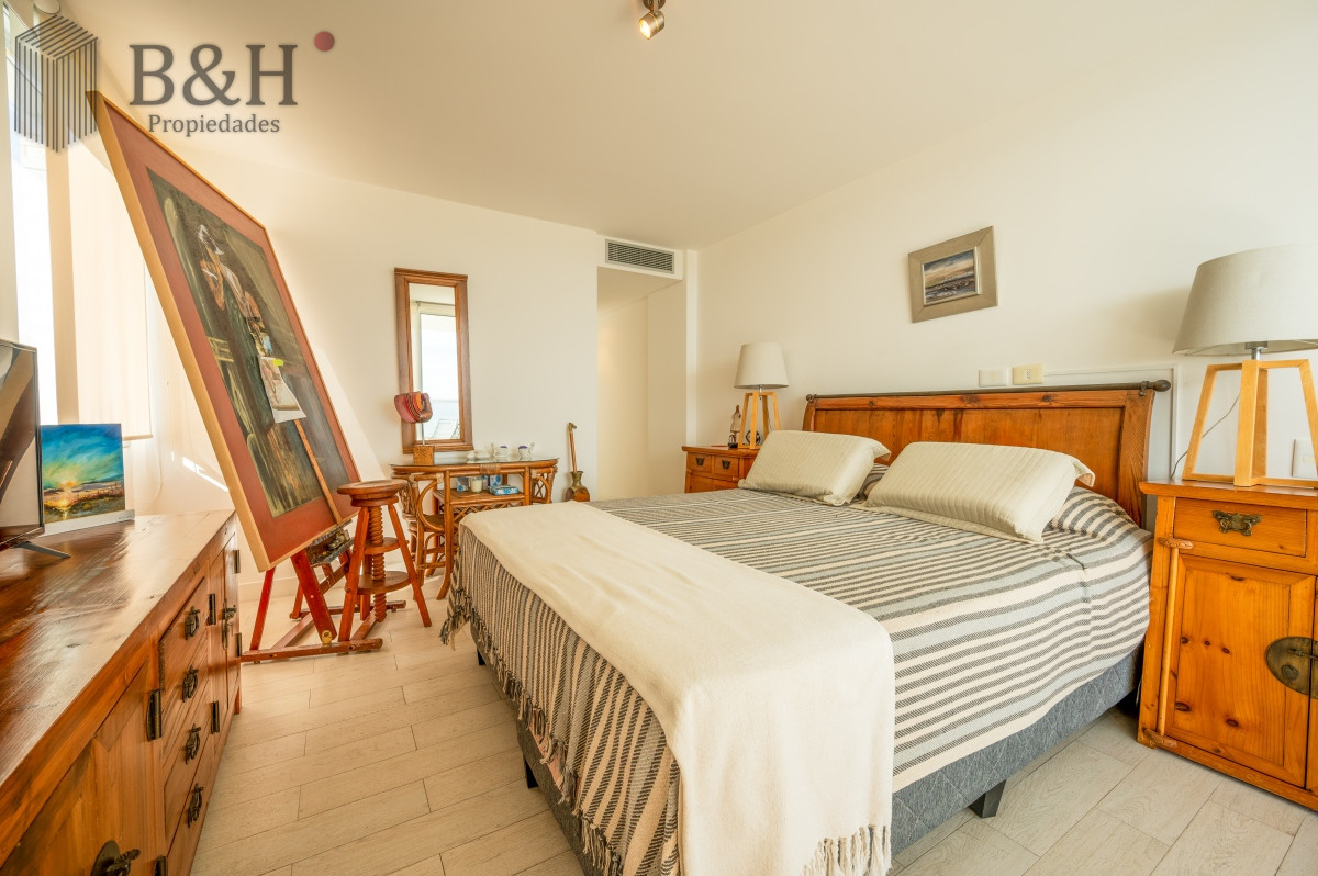 Apartamento ID.2652 - Espectacular Piso Completo De 5 Dormitorios & Todos los Servicios, Edificio LUMIERE, Punta Del Este