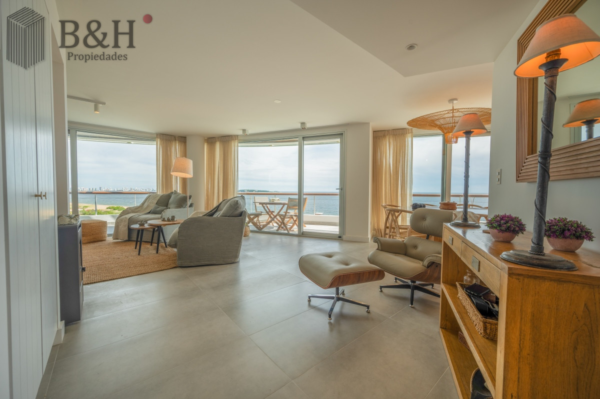 Apartamento ID.2651 - Espectacular PentHouse 4 Dormitorios, Terraza EXCLUSIVA & Todos los Servicios, Edificio ISABEL, Punta Del Este