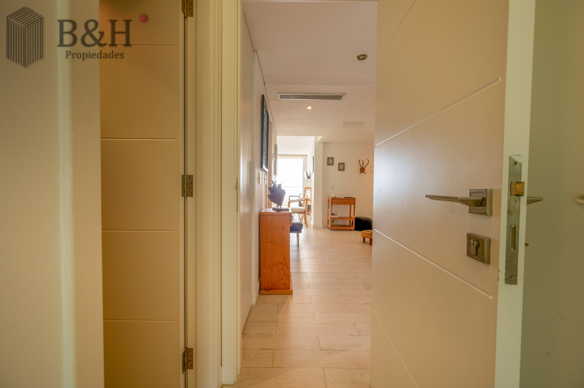 Apartamento ID.2652 - Espectacular Piso Completo De 5 Dormitorios & Todos los Servicios, Edificio LUMIERE, Punta Del Este