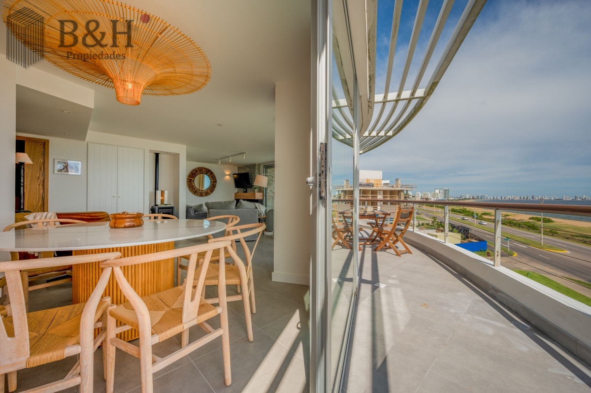 Apartamento ID.2651 - Espectacular PentHouse 4 Dormitorios, Terraza EXCLUSIVA & Todos los Servicios, Edificio ISABEL, Punta Del Este