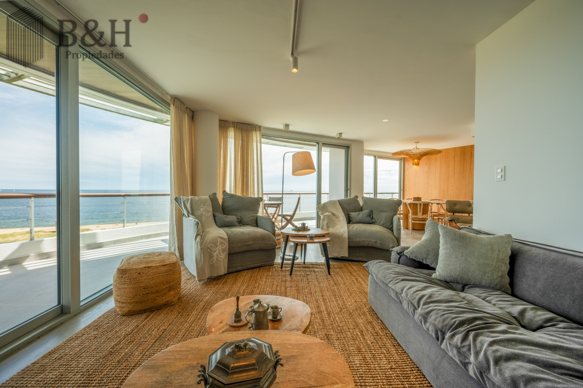Apartamento ID.2651 - Espectacular PentHouse 4 Dormitorios, Terraza EXCLUSIVA & Todos los Servicios, Edificio ISABEL, Punta Del Este