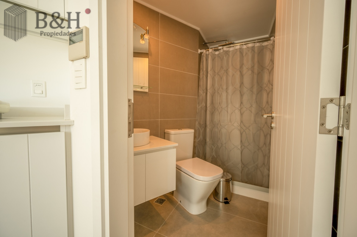 Apartamento ID.2651 - Espectacular PentHouse 4 Dormitorios, Terraza EXCLUSIVA & Todos los Servicios, Edificio ISABEL, Punta Del Este