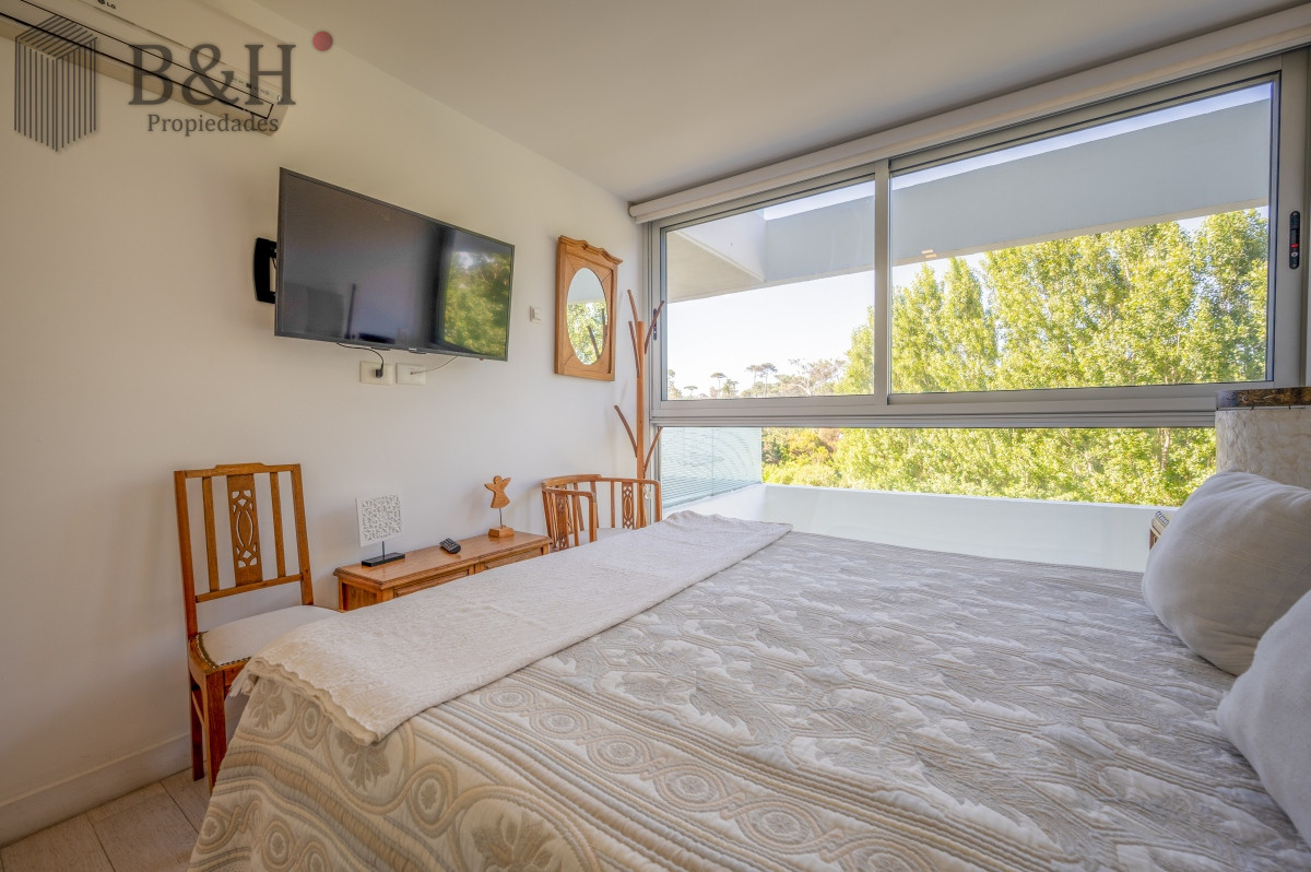 Apartamento ID.2652 - Espectacular Piso Completo De 5 Dormitorios & Todos los Servicios, Edificio LUMIERE, Punta Del Este