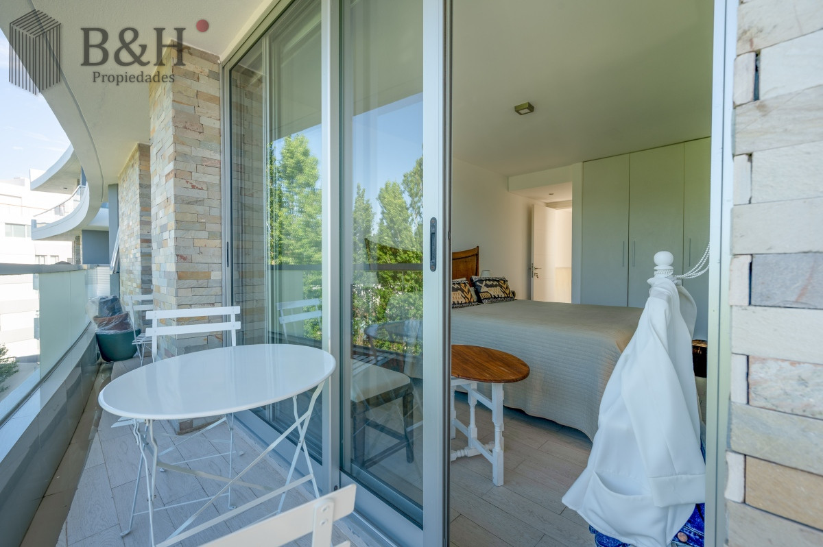 Apartamento ID.2652 - Espectacular Piso Completo De 5 Dormitorios & Todos los Servicios, Edificio LUMIERE, Punta Del Este