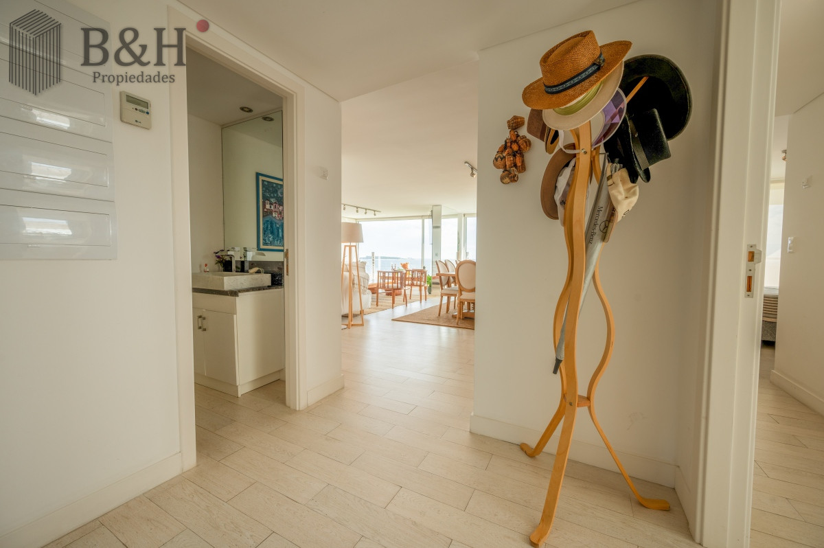 Apartamento ID.2652 - Espectacular Piso Completo De 5 Dormitorios & Todos los Servicios, Edificio LUMIERE, Punta Del Este