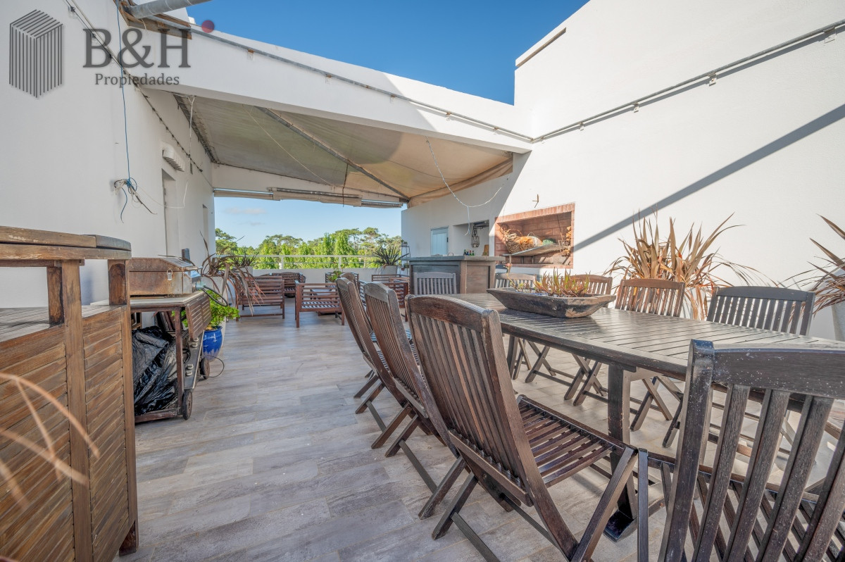 Apartamento ID.2652 - Espectacular Piso Completo De 5 Dormitorios & Todos los Servicios, Edificio LUMIERE, Punta Del Este
