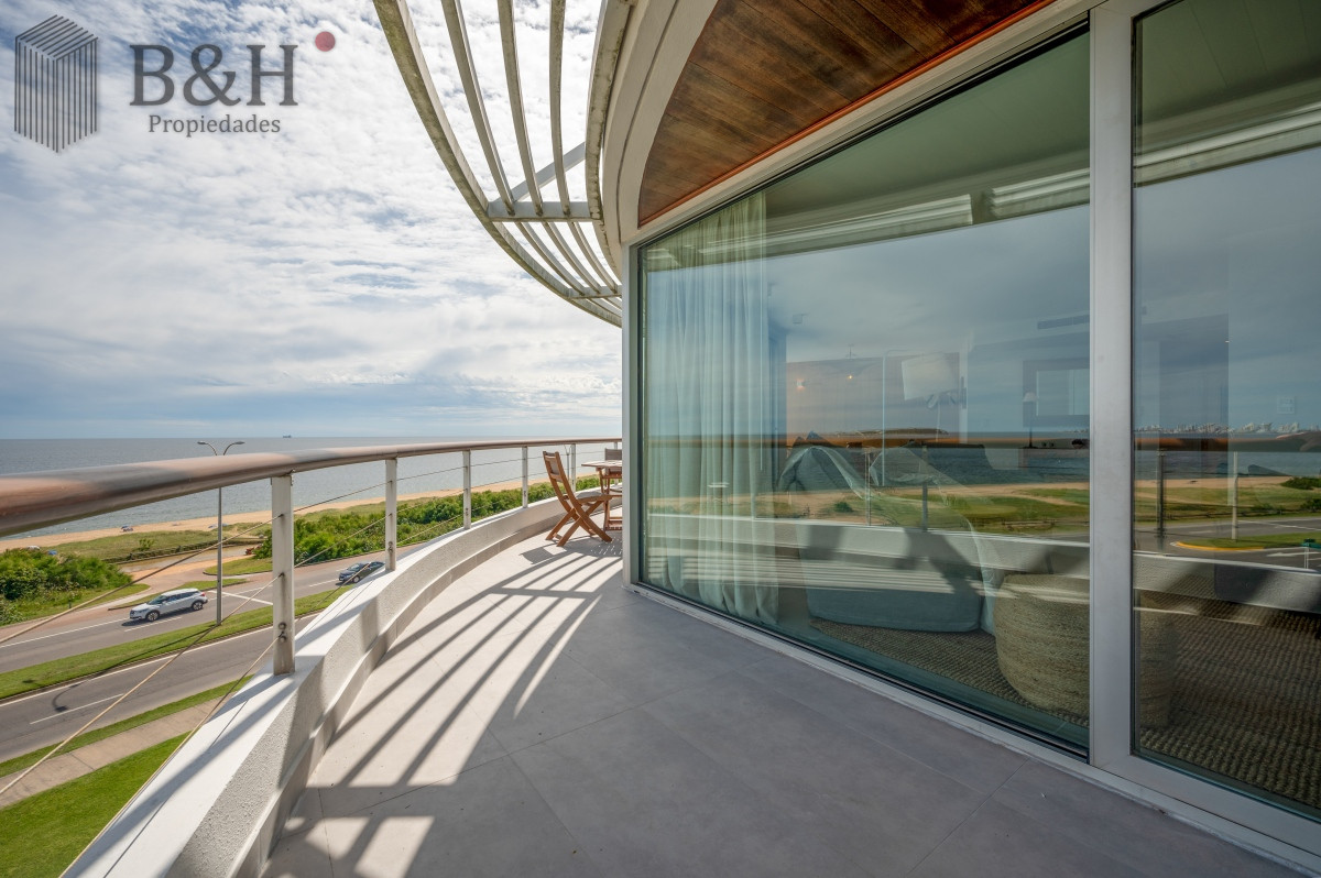 Apartamento ID.2651 - Espectacular PentHouse 4 Dormitorios, Terraza EXCLUSIVA & Todos los Servicios, Edificio ISABEL, Punta Del Este