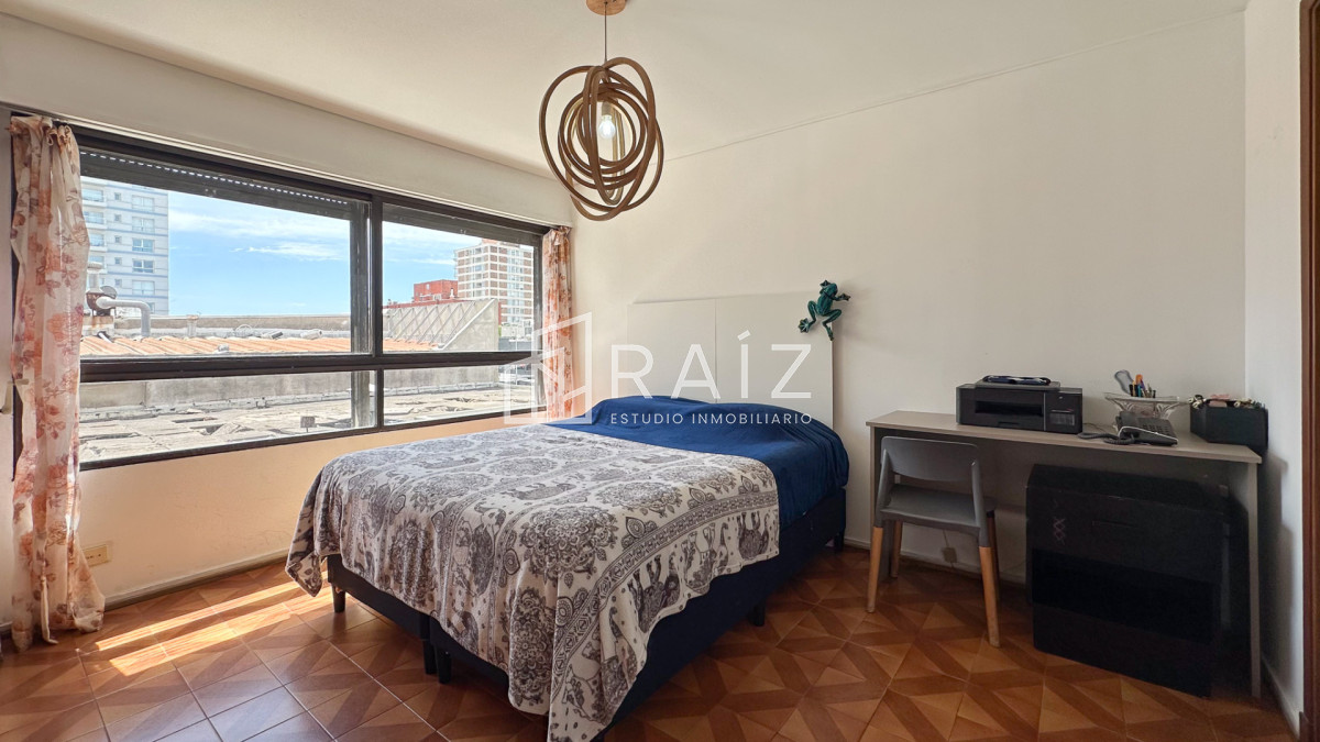 Apartamento ID.11578 - Venta Apartamento 4 dormitorios Península, Punta Del Este