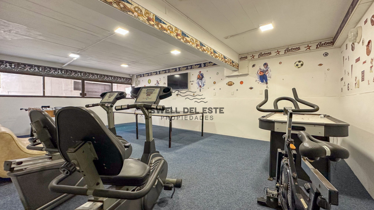 Apartamento ID.245 - Venta Apartamento 4D + S Gran Metraje, Península, Punta Del Este