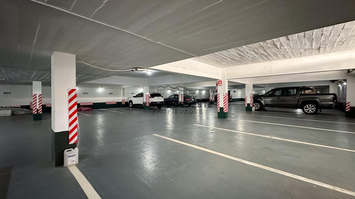 Apartamento ID.245 - Venta Apartamento 4D + S Gran Metraje, Península, Punta Del Este