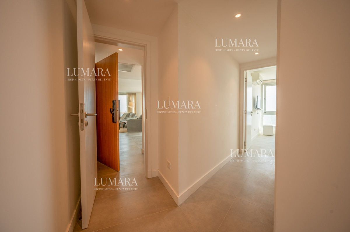 Apartamento ID.1025 - Espectacular PentHouse 4 Dormitorios, Terraza EXCLUSIVA & Todos los Servicios, Edificio ISABEL, Punta Del Este