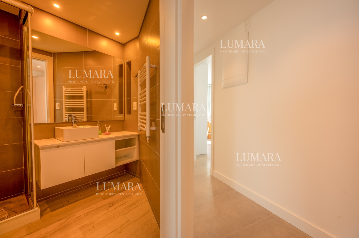 Apartamento ID.1025 - Espectacular PentHouse 4 Dormitorios, Terraza EXCLUSIVA & Todos los Servicios, Edificio ISABEL, Punta Del Este