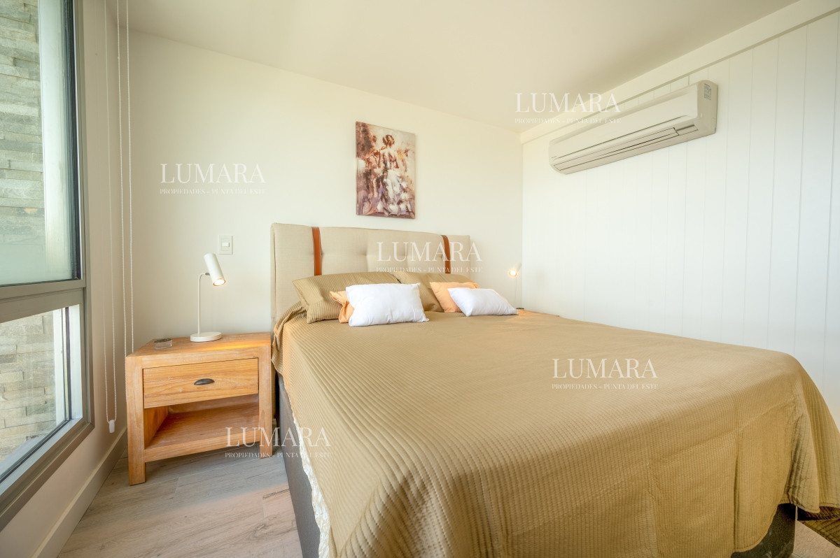 Apartamento ID.1025 - Espectacular PentHouse 4 Dormitorios, Terraza EXCLUSIVA & Todos los Servicios, Edificio ISABEL, Punta Del Este