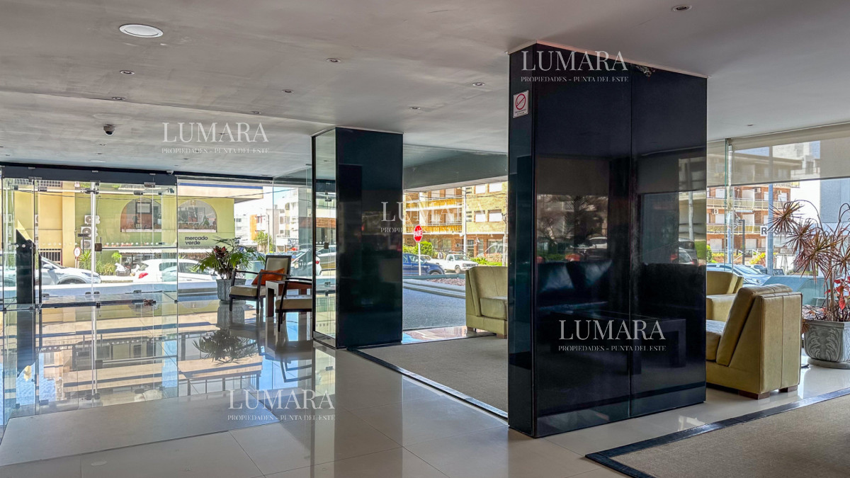 Apartamento ID.2719 - Venta Apartamento 4D + S Gran Metraje, Península, Punta Del Este