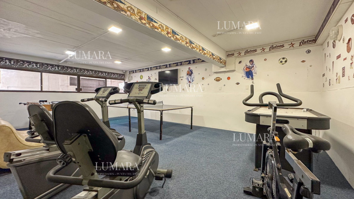 Apartamento ID.2719 - Venta Apartamento 4D + S Gran Metraje, Península, Punta Del Este