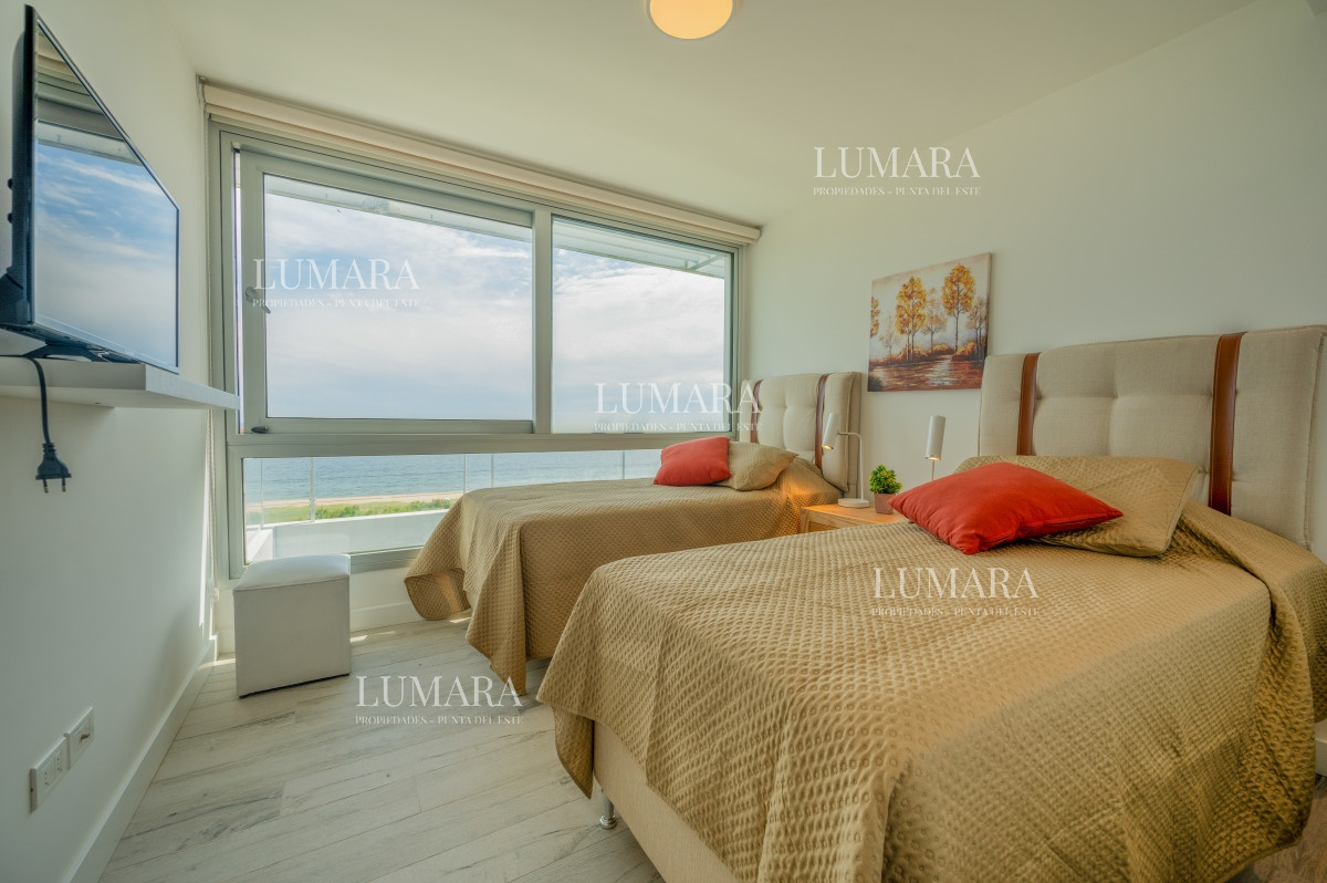 Apartamento ID.1025 - Espectacular PentHouse 4 Dormitorios, Terraza EXCLUSIVA & Todos los Servicios, Edificio ISABEL, Punta Del Este