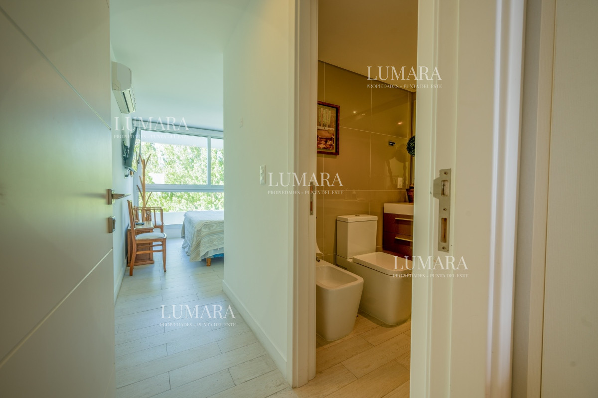 Apartamento ID.1026 - Espectacular Piso Completo De 5 Dormitorios & Todos los Servicios, Edificio LUMIERE, Punta Del Este
