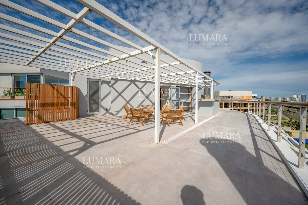 Apartamento ID.1025 - Espectacular PentHouse 4 Dormitorios, Terraza EXCLUSIVA & Todos los Servicios, Edificio ISABEL, Punta Del Este