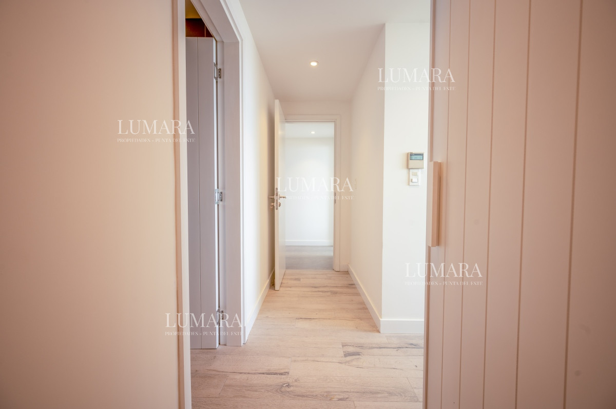 Apartamento ID.1025 - Espectacular PentHouse 4 Dormitorios, Terraza EXCLUSIVA & Todos los Servicios, Edificio ISABEL, Punta Del Este