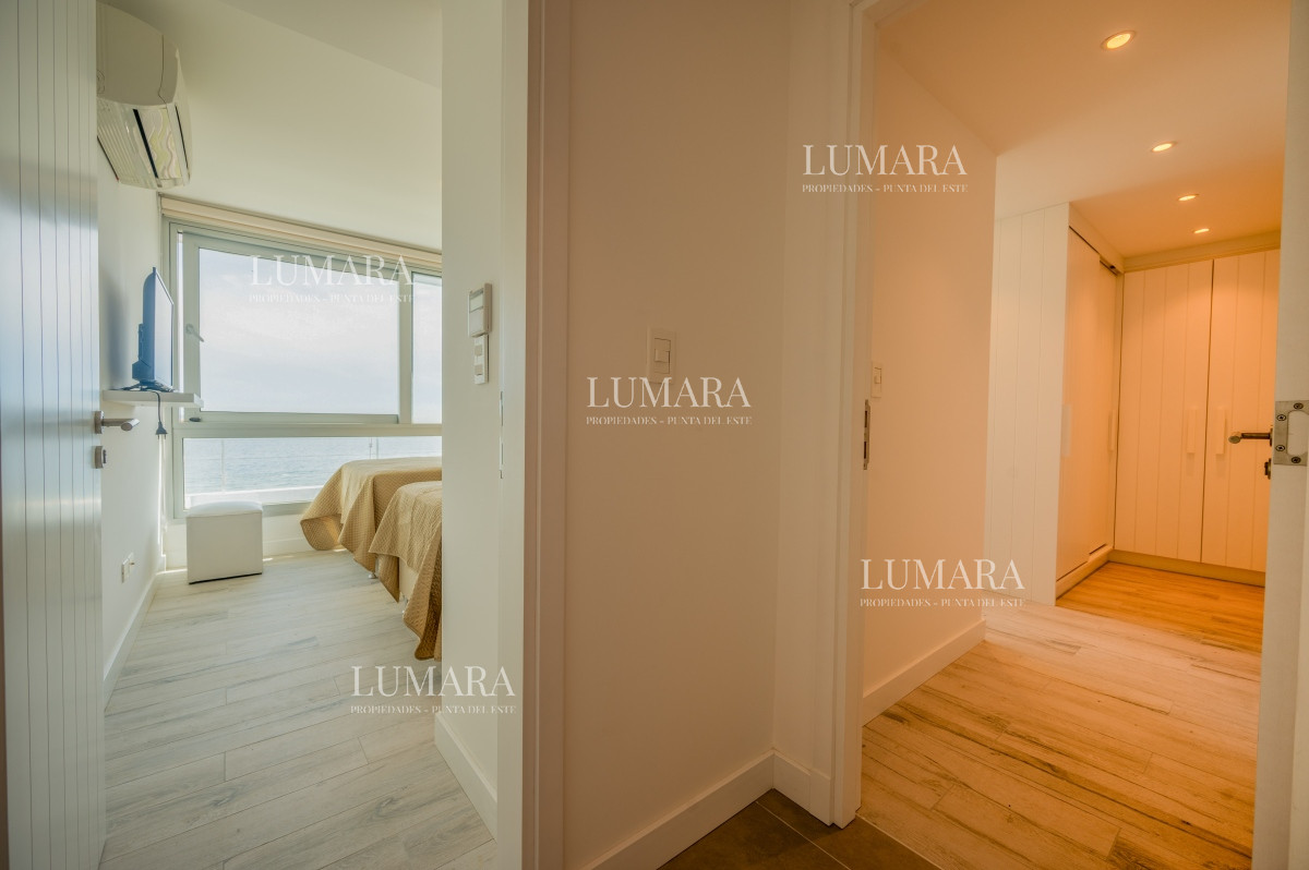 Apartamento ID.1025 - Espectacular PentHouse 4 Dormitorios, Terraza EXCLUSIVA & Todos los Servicios, Edificio ISABEL, Punta Del Este