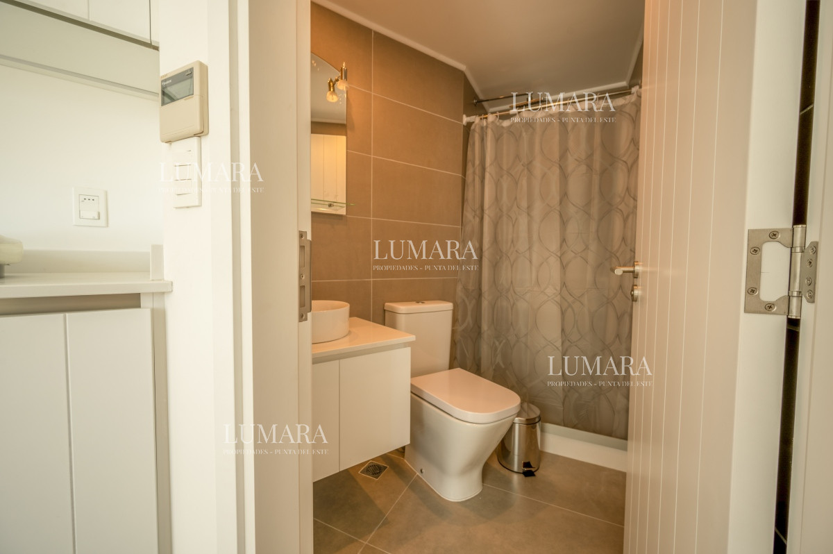 Apartamento ID.1025 - Espectacular PentHouse 4 Dormitorios, Terraza EXCLUSIVA & Todos los Servicios, Edificio ISABEL, Punta Del Este