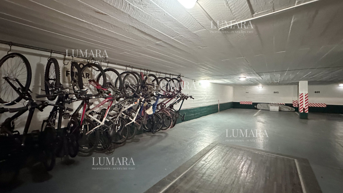 Apartamento ID.2719 - Venta Apartamento 4D + S Gran Metraje, Península, Punta Del Este