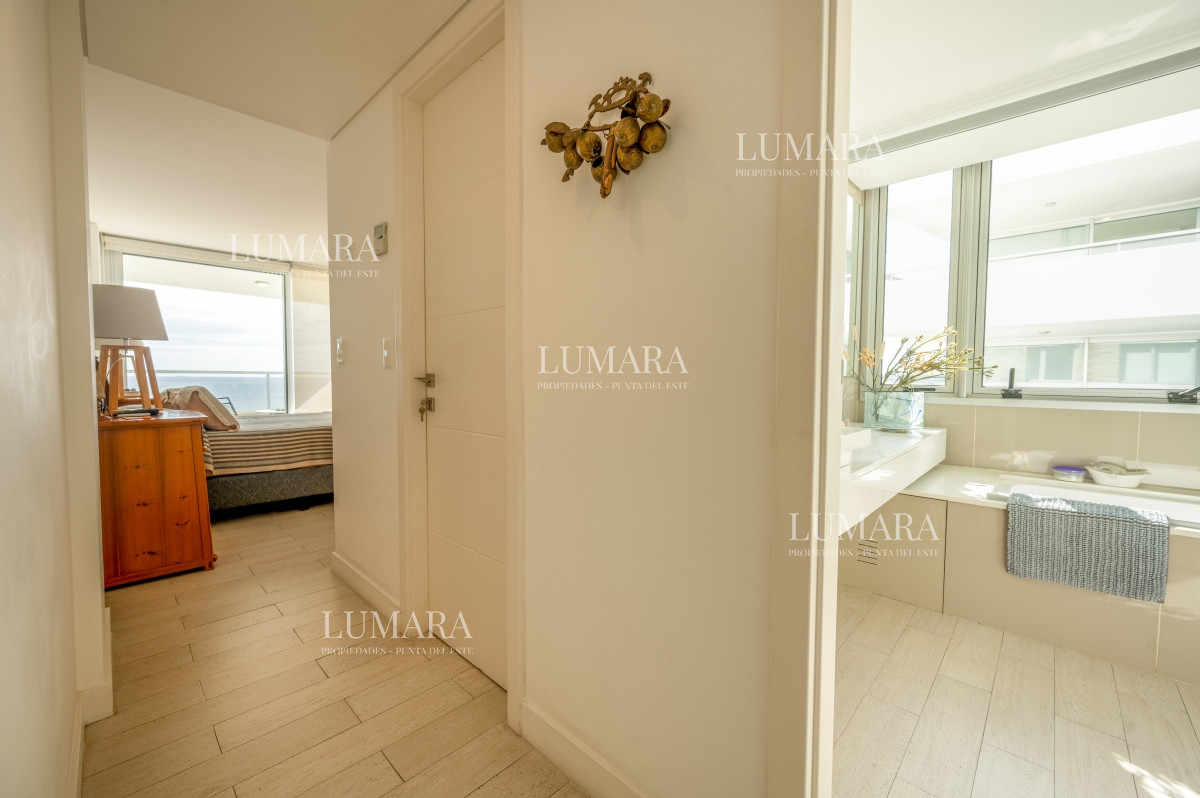 Apartamento ID.1026 - Espectacular Piso Completo De 5 Dormitorios & Todos los Servicios, Edificio LUMIERE, Punta Del Este