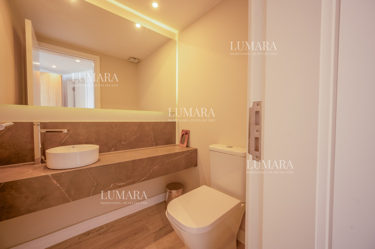 Apartamento ID.1025 - Espectacular PentHouse 4 Dormitorios, Terraza EXCLUSIVA & Todos los Servicios, Edificio ISABEL, Punta Del Este