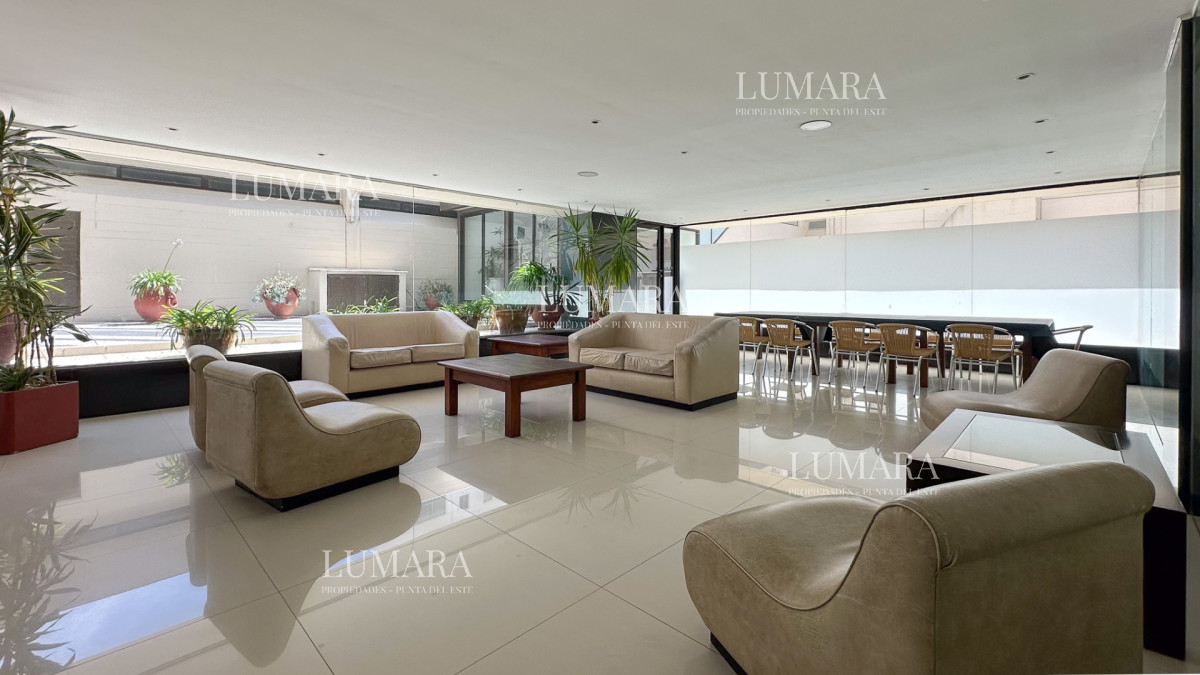 Apartamento ID.2719 - Venta Apartamento 4D + S Gran Metraje, Península, Punta Del Este