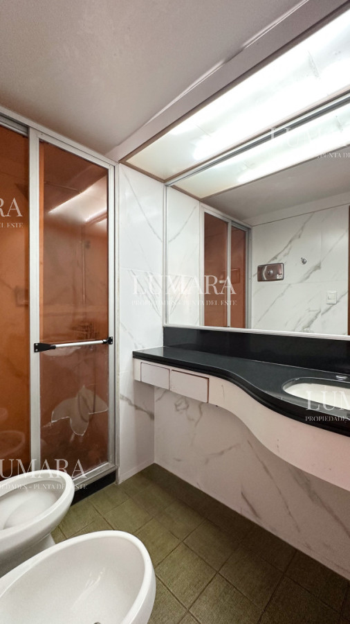 Apartamento ID.2719 - Venta Apartamento 4D + S Gran Metraje, Península, Punta Del Este