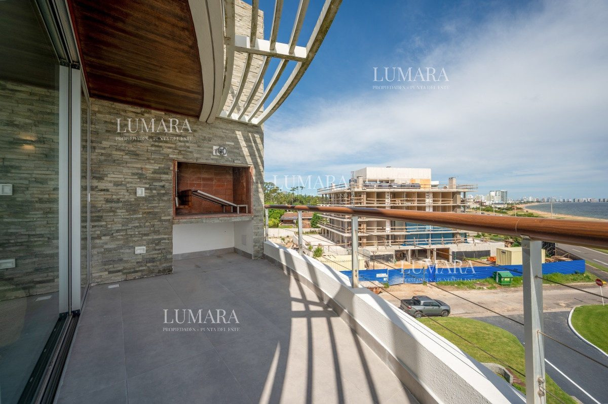 Apartamento ID.1025 - Espectacular PentHouse 4 Dormitorios, Terraza EXCLUSIVA & Todos los Servicios, Edificio ISABEL, Punta Del Este