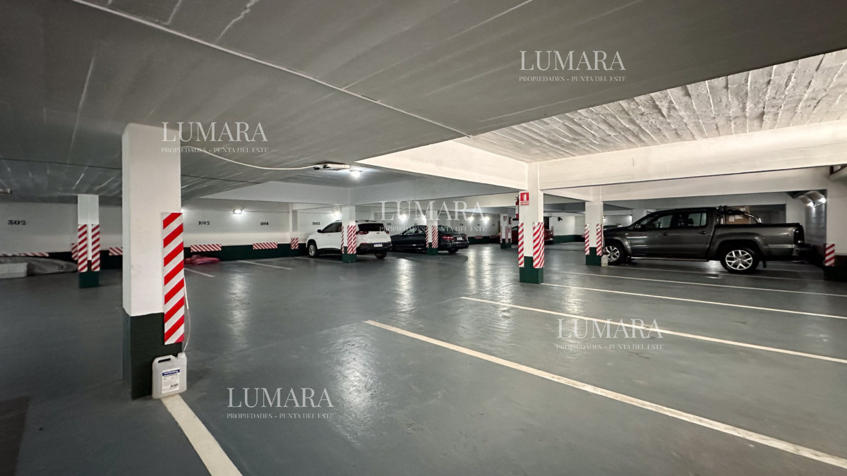 Apartamento ID.2719 - Venta Apartamento 4D + S Gran Metraje, Península, Punta Del Este