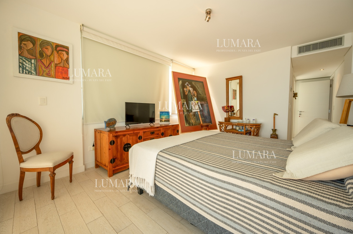 Apartamento ID.1026 - Espectacular Piso Completo De 5 Dormitorios & Todos los Servicios, Edificio LUMIERE, Punta Del Este