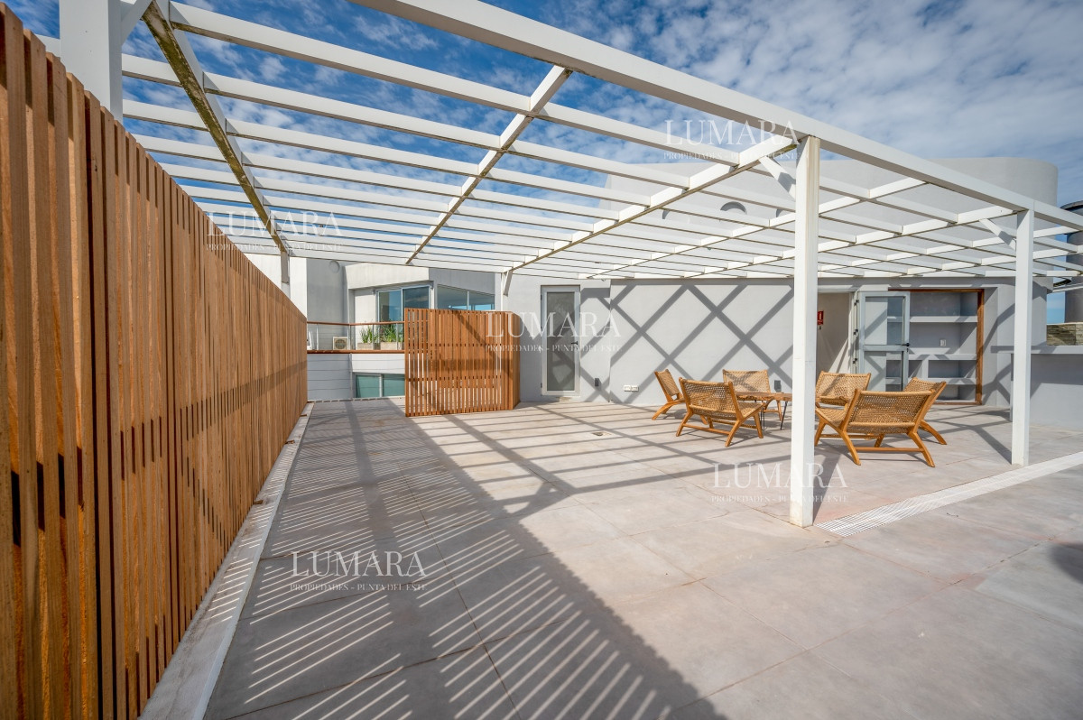 Apartamento ID.1025 - Espectacular PentHouse 4 Dormitorios, Terraza EXCLUSIVA & Todos los Servicios, Edificio ISABEL, Punta Del Este