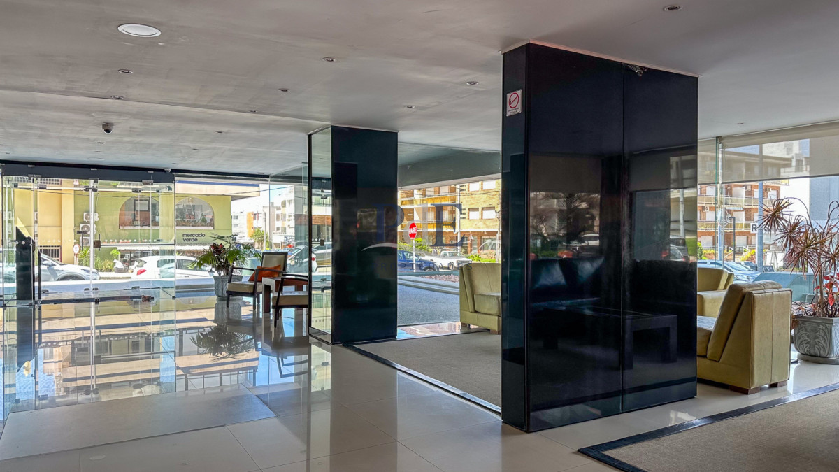 Apartamento de Gran Metraje | 4 Dormitorios + Serv. Punta del Este. - Imagen 18