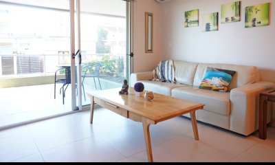 Venta Apartamento 2 Dormitorios, patio con parrillero propio, vista y amenities, a pasos del mar en Península, Punta Del Este