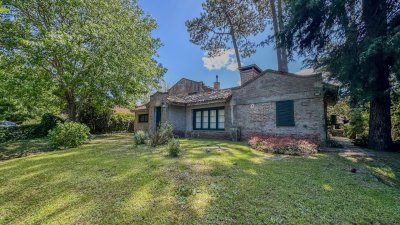 Oportunidad En San Rafael, PDE Casa Tradicional, Cancha y Quincho en 1574m2 